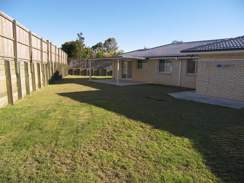 5 Hillside Drive, Morayfield QLD 4506