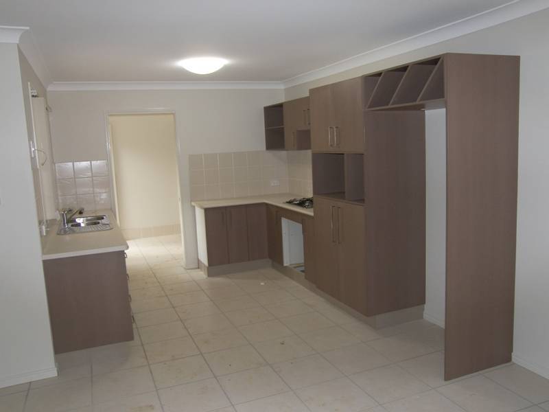 10 Jarrah Crt, Morayfield QLD 4506