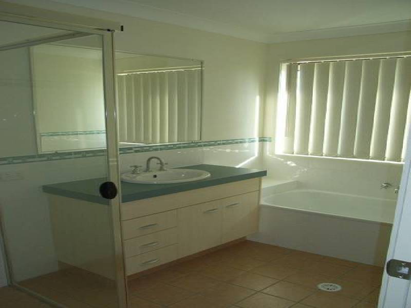 12 Leggett Street, Morayfield QLD 4506