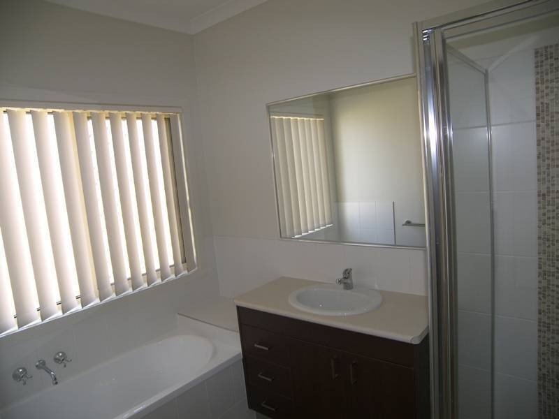 32 Denson Street, Morayfield QLD 4506