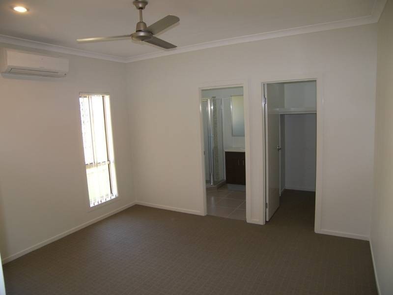 32 Denson Street, Morayfield QLD 4506