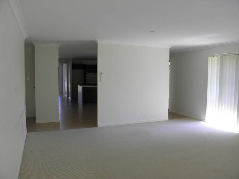 4 Bilby Dr, Morayfield QLD 4506