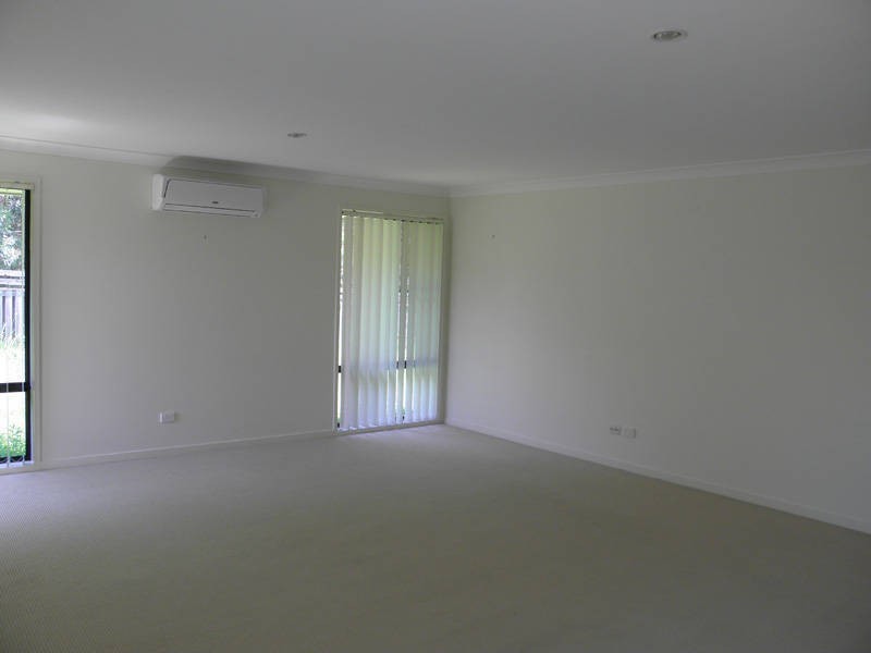 4 Bilby Dr, Morayfield QLD 4506