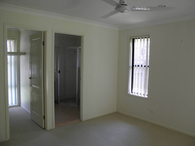 4 Bilby Dr, Morayfield QLD 4506