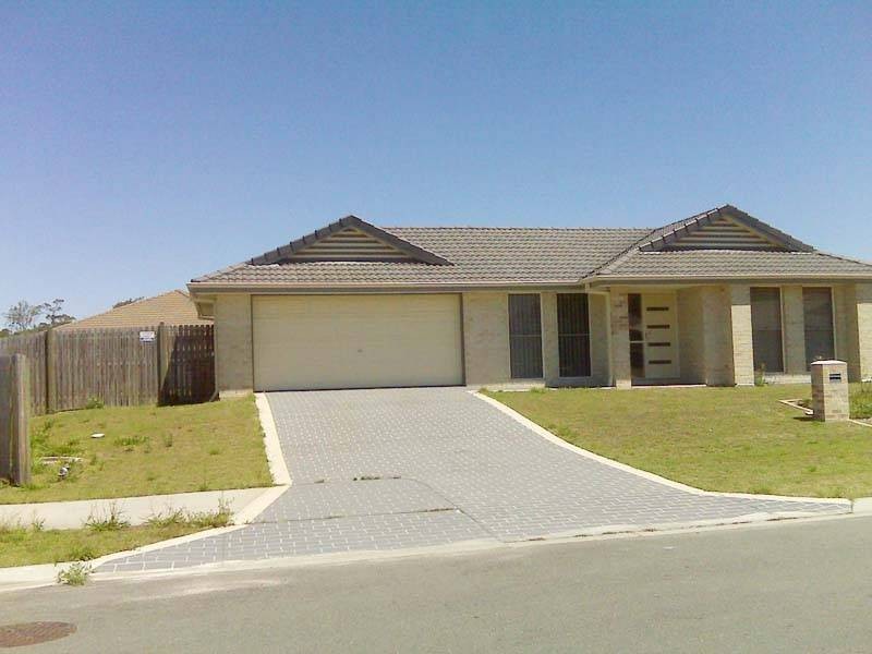 6 Pinegrove St, Morayfield QLD 4506