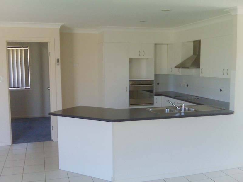 6 Pinegrove St, Morayfield QLD 4506