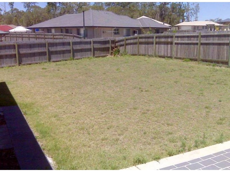 6 Pinegrove St, Morayfield QLD 4506