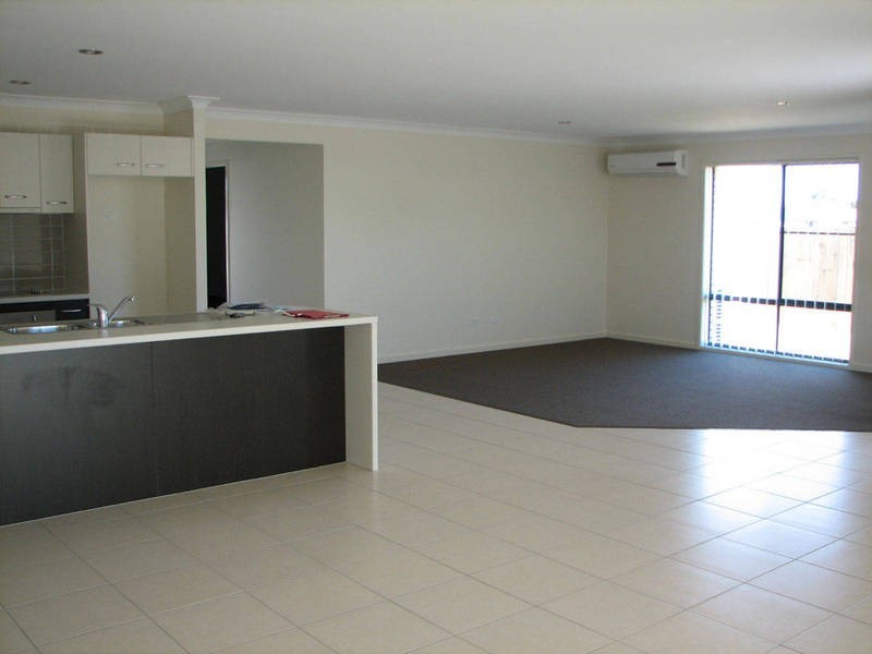 14 Lomandra Dr, Morayfield QLD 4506