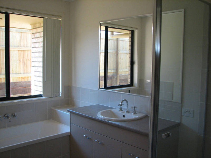 14 Lomandra Dr, Morayfield QLD 4506