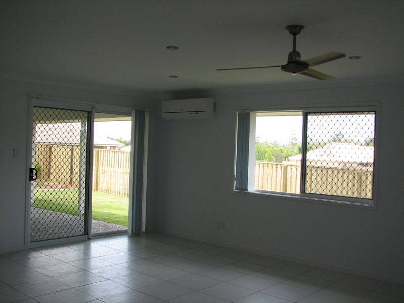 4 Bluejay Cct, Morayfield QLD 4506