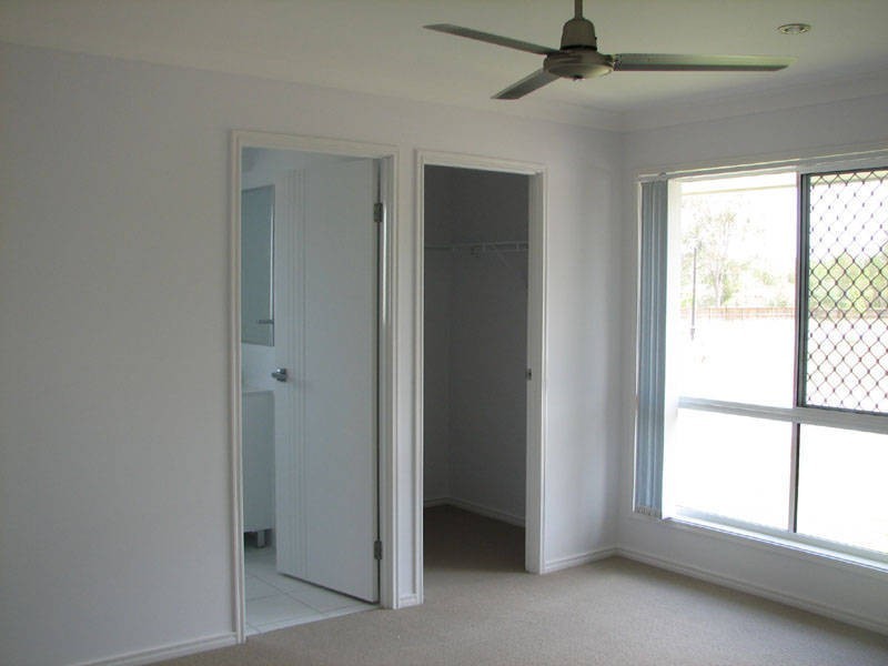 4 Bluejay Cct, Morayfield QLD 4506