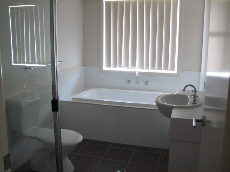 6 Eucalyptus St, Ningi QLD 4511