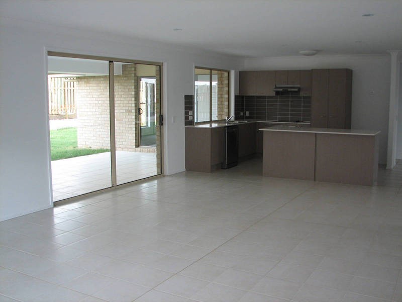31 Clementine St, Bellmere QLD 4510