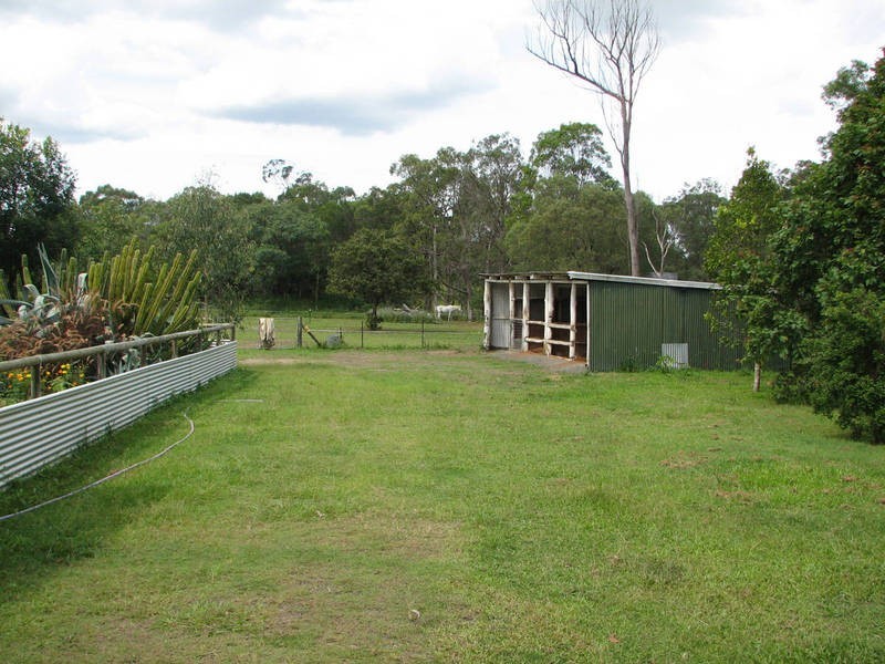 412 Oakey Flat Rd, Morayfield QLD 4506