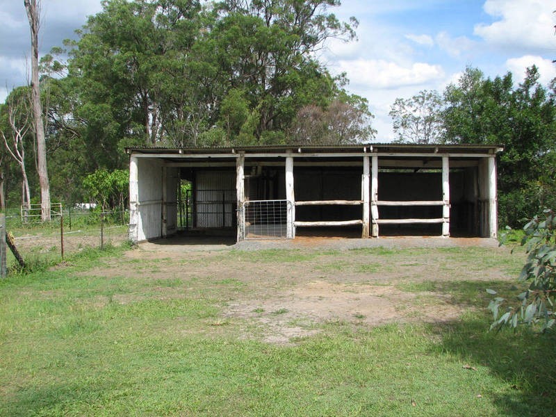 412 Oakey Flat Rd, Morayfield QLD 4506