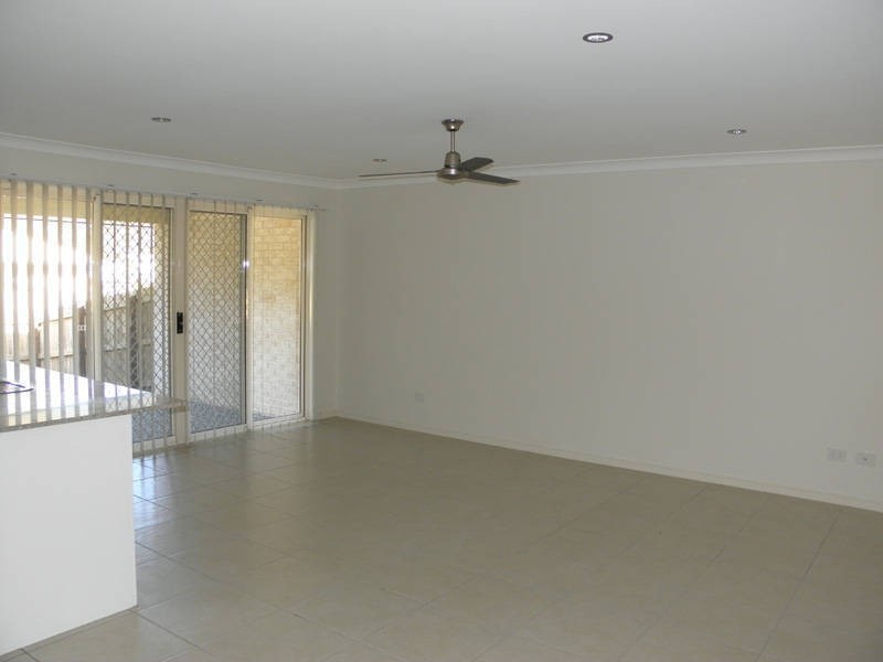 1/51 Sunflower Cres, Upper Caboolture QLD 4510