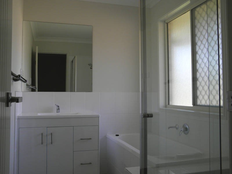 1/51 Sunflower Cres, Upper Caboolture QLD 4510