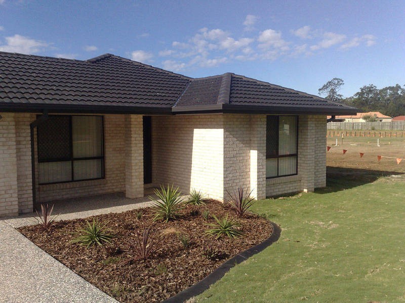 90 Pauls Rd, Upper Caboolture QLD 4510