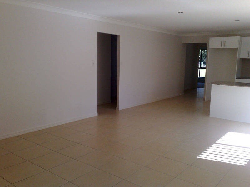 90 Pauls Rd, Upper Caboolture QLD 4510