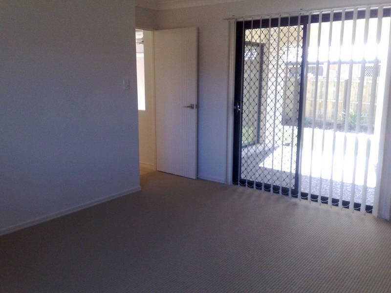 90 Pauls Rd, Upper Caboolture QLD 4510