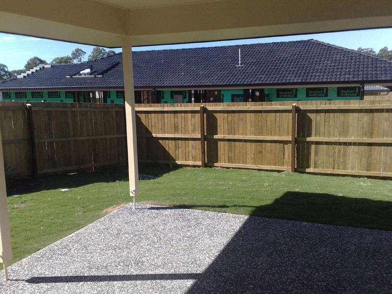 90 Pauls Rd, Upper Caboolture QLD 4510