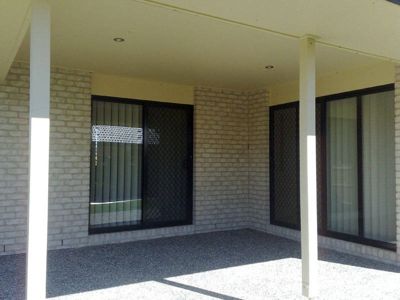 90 Pauls Rd, Upper Caboolture QLD 4510