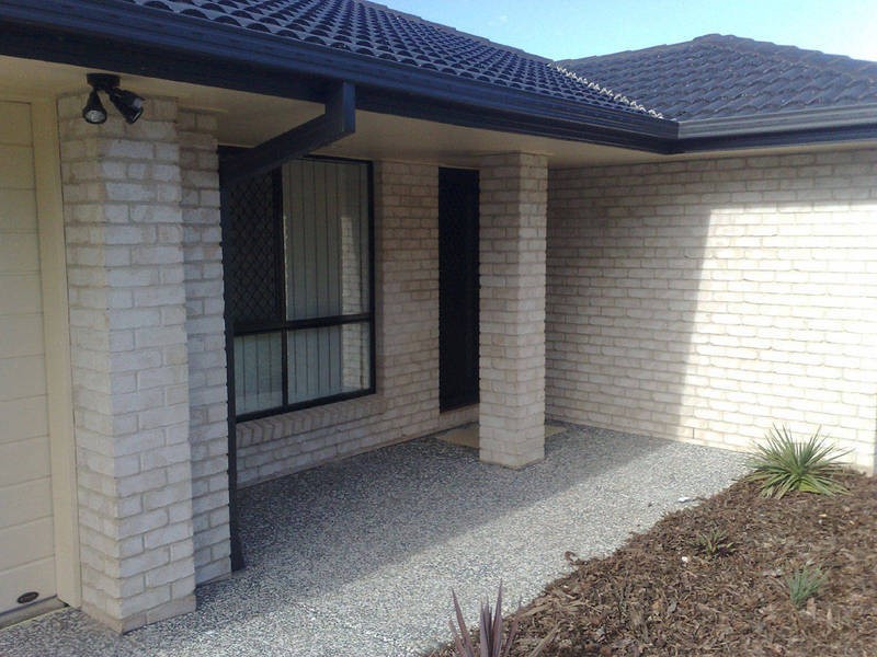 90 Pauls Rd, Upper Caboolture QLD 4510