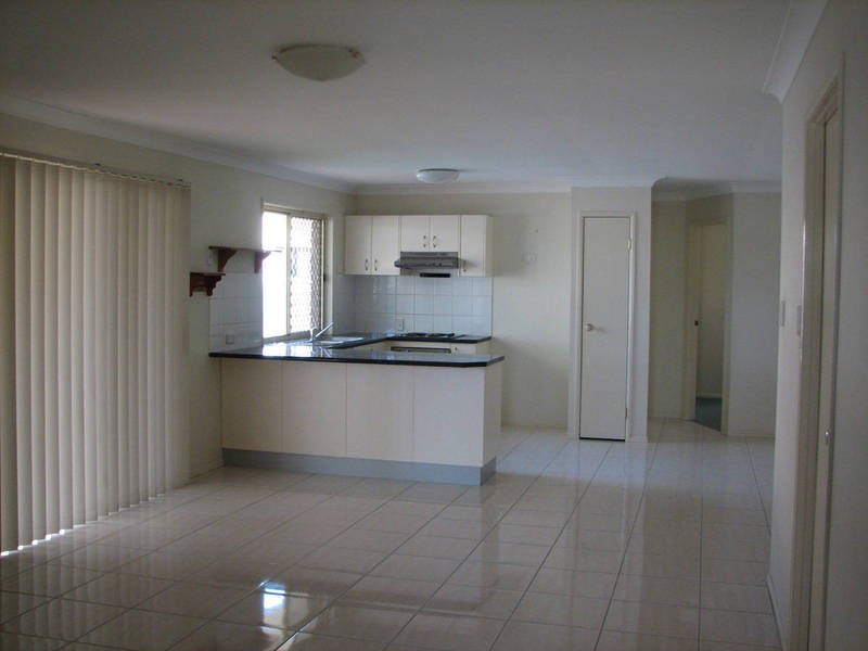 8 Jameson Cl, Morayfield QLD 4506