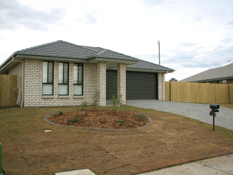 25 Nixon Dr, North Booval QLD 4304