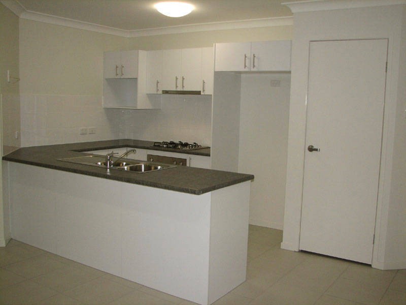 25 Nixon Dr, North Booval QLD 4304