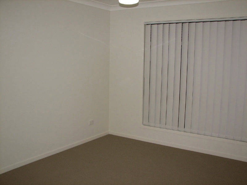 25 Nixon Dr, North Booval QLD 4304