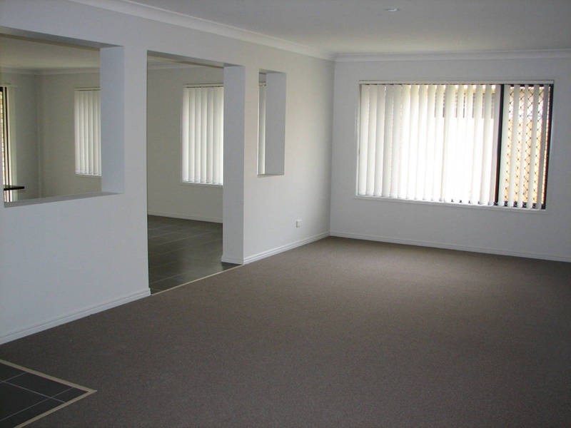 10 Buntine Ave, Morayfield QLD 4506