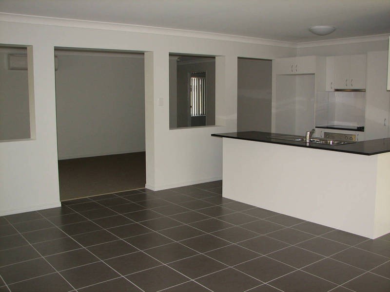 10 Buntine Ave, Morayfield QLD 4506