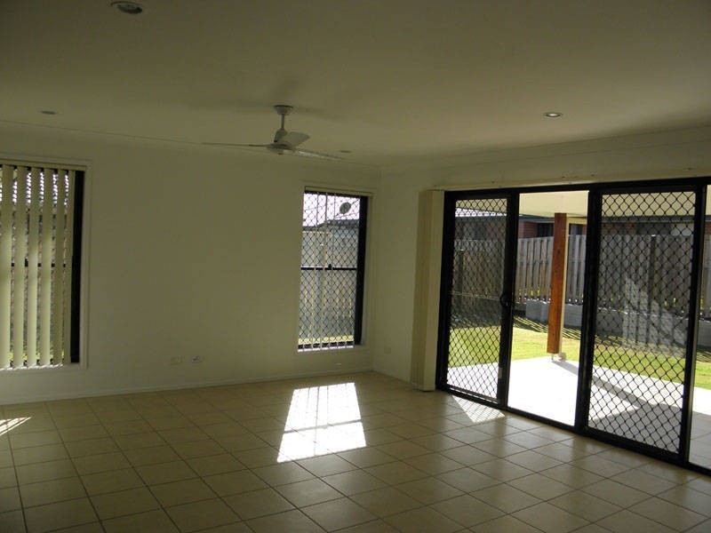 44 Peacherine Cct, Bellmere QLD 4510