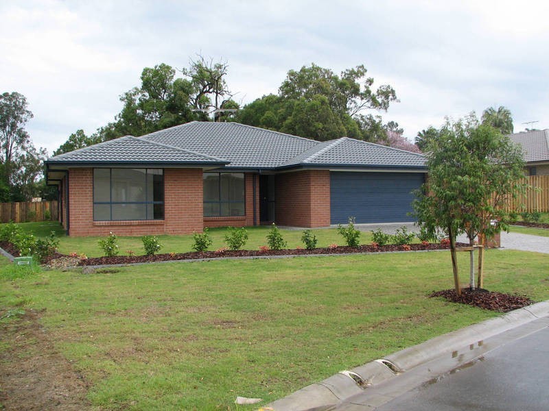 43 Peacherine Cct, Bellmere QLD 4510