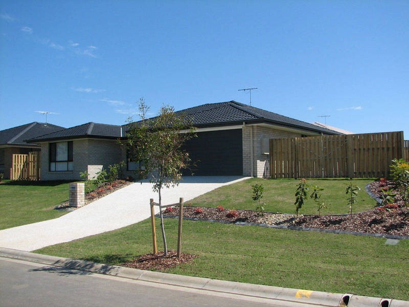 26 Peacherine Cct, Bellmere QLD 4510