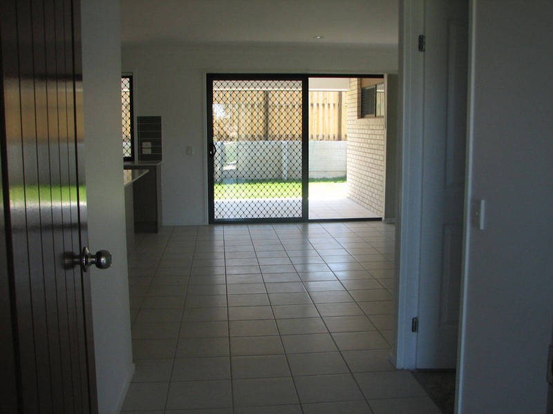 26 Peacherine Cct, Bellmere QLD 4510
