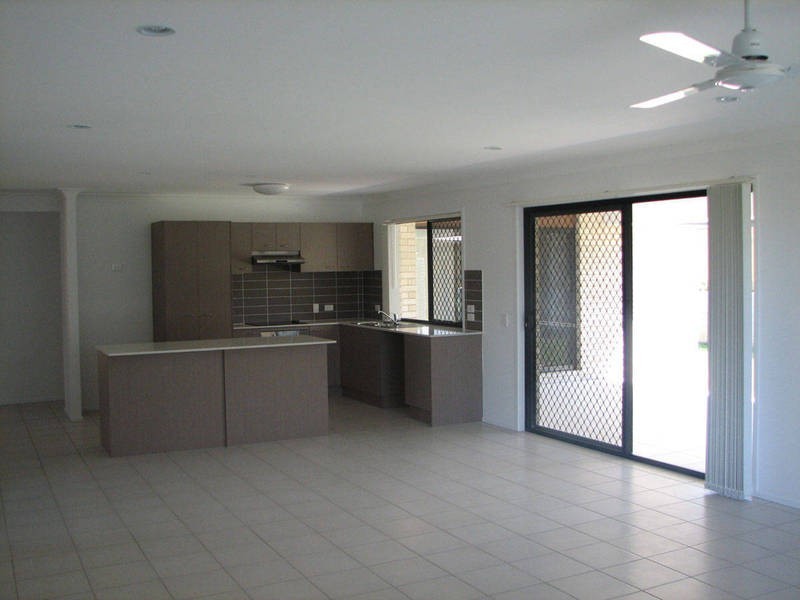 26 Peacherine Cct, Bellmere QLD 4510