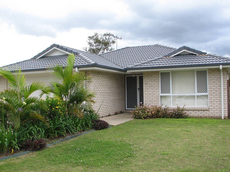 2 Hackett Ct, Caboolture South QLD 4510