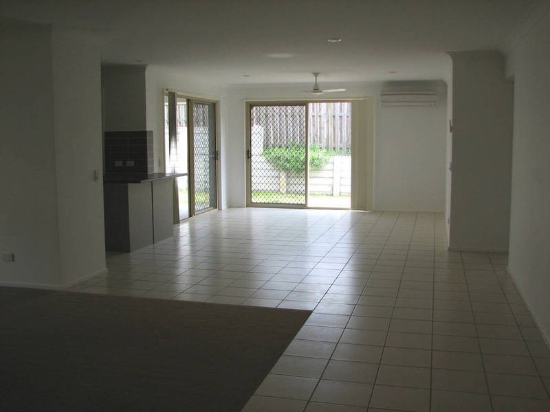 19 Bellbrook Ave, Bellmere QLD 4510