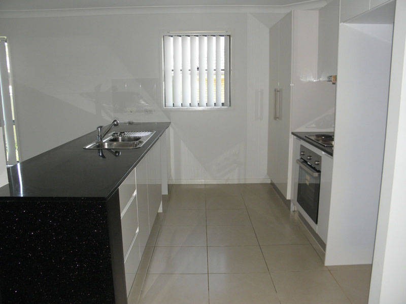 2/4 Sugarglider Cl, Morayfield QLD 4506