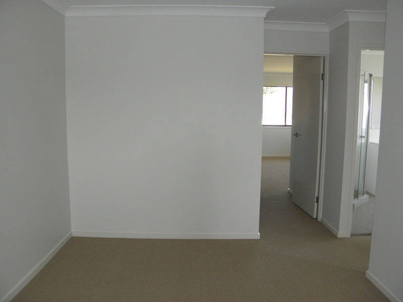 2/4 Sugarglider Cl, Morayfield QLD 4506