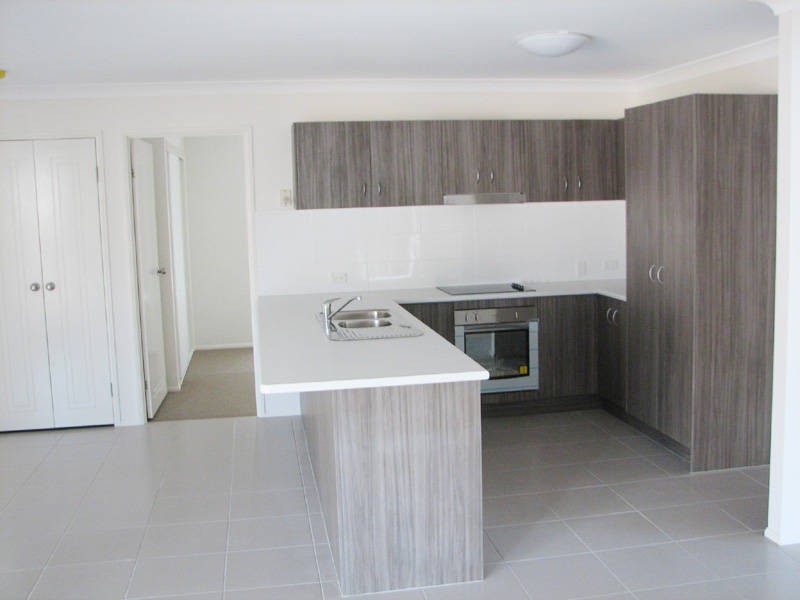 35 Newmarket Dr, Morayfield QLD 4506