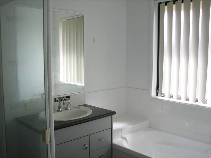 2 LOMANDRA, Morayfield QLD 4506