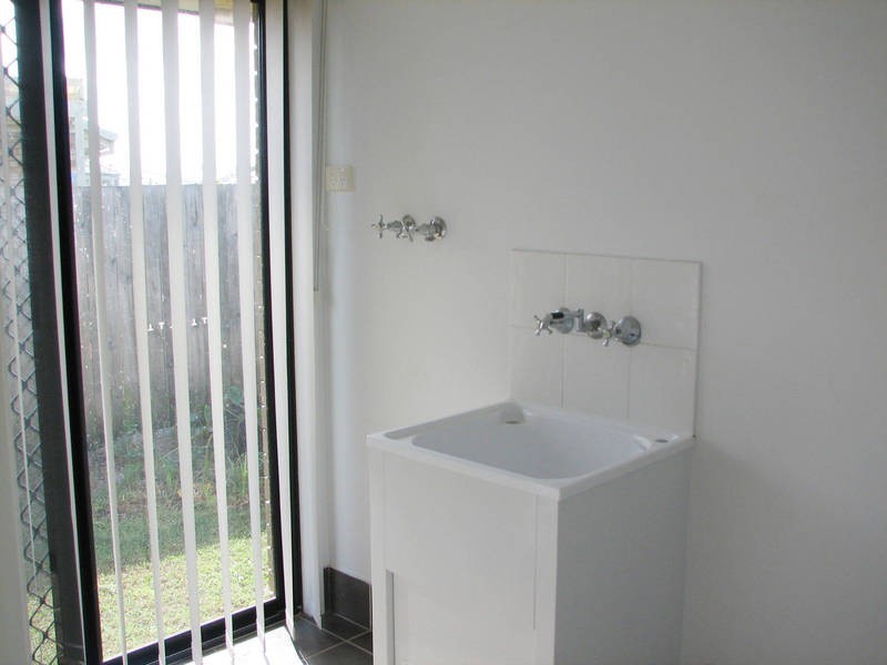 2 LOMANDRA, Morayfield QLD 4506