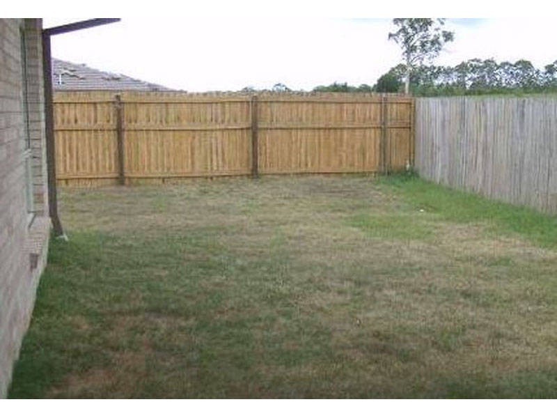 71 Summerhill Dr, Morayfield QLD 4506