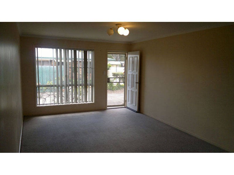 1/6 Sharon Ct, Morayfield QLD 4506