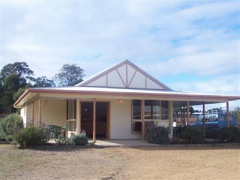 319 Wilderness Road, Lovedale NSW 2325