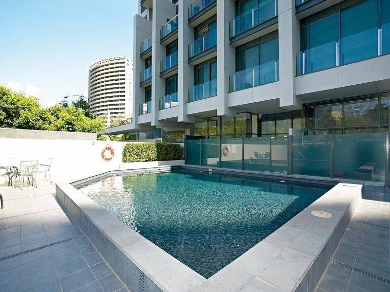 2 Albert Road, Melbourne VIC 3000