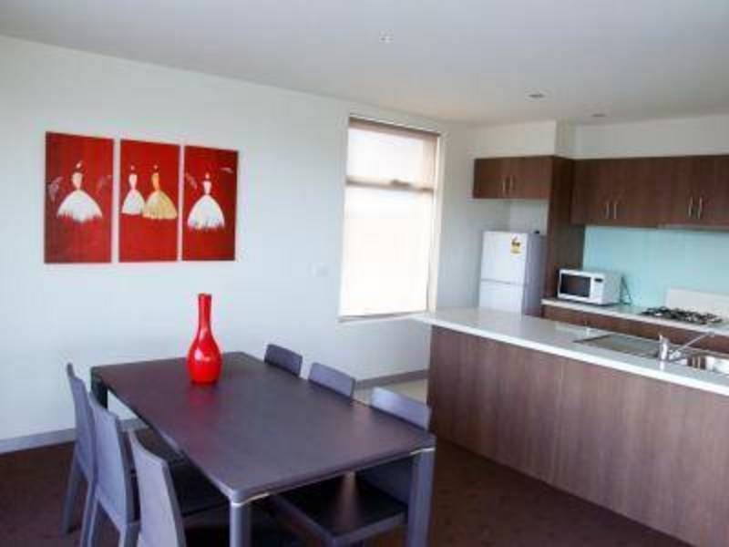 1/74 Keilor Road, Essendon VIC 3040